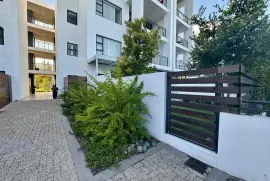 Pet-Friendly Fully Furnished, 3Bed Apartment , ZAR 26,400.00