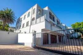 House For Sale in Fresnaye, Cape Town, ZAR 26,000,000.00