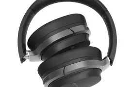 Powerful Headphones from the Future (Black&amp;Sil, ZAR 1,500.00