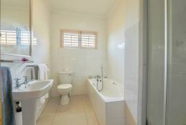 House for sale in Gordons Bay with sea views, ZAR 2,750,000