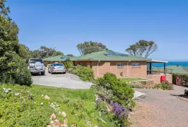 House for sale in Gordons Bay with sea views, ZAR 2,750,000.00