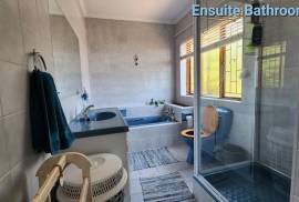 Beautiful House For Sale on Gordons Bay Mountains, ZAR 3,750,000 Beautiful House For Sale on Gordons Bay Mountains, ZAR 3,750,000