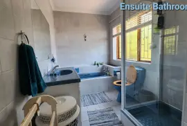 Beautiful House For Sale on Gordons Bay Mountains, ZAR 3,750,000.00