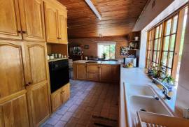 Beautiful House For Sale on Gordons Bay Mountains, ZAR 3,750,000 Beautiful House For Sale on Gordons Bay Mountains, ZAR 3,750,000